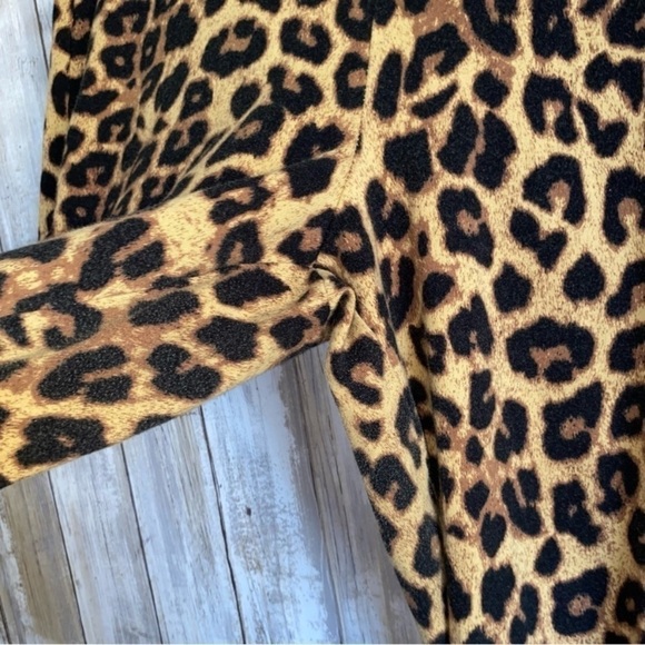 Torrid Leopard Leggings - Picture 3 of 5